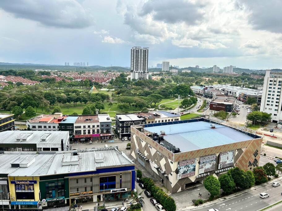 Hck14 A Sky Tree Dualkey Bukit Indah Aeon Legoland Apartment Johor Bahru Exterior photo